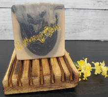 Load image into Gallery viewer, Gentleman&#39;s Jackz Artisan Soap w/ manuka honey &amp; beer
